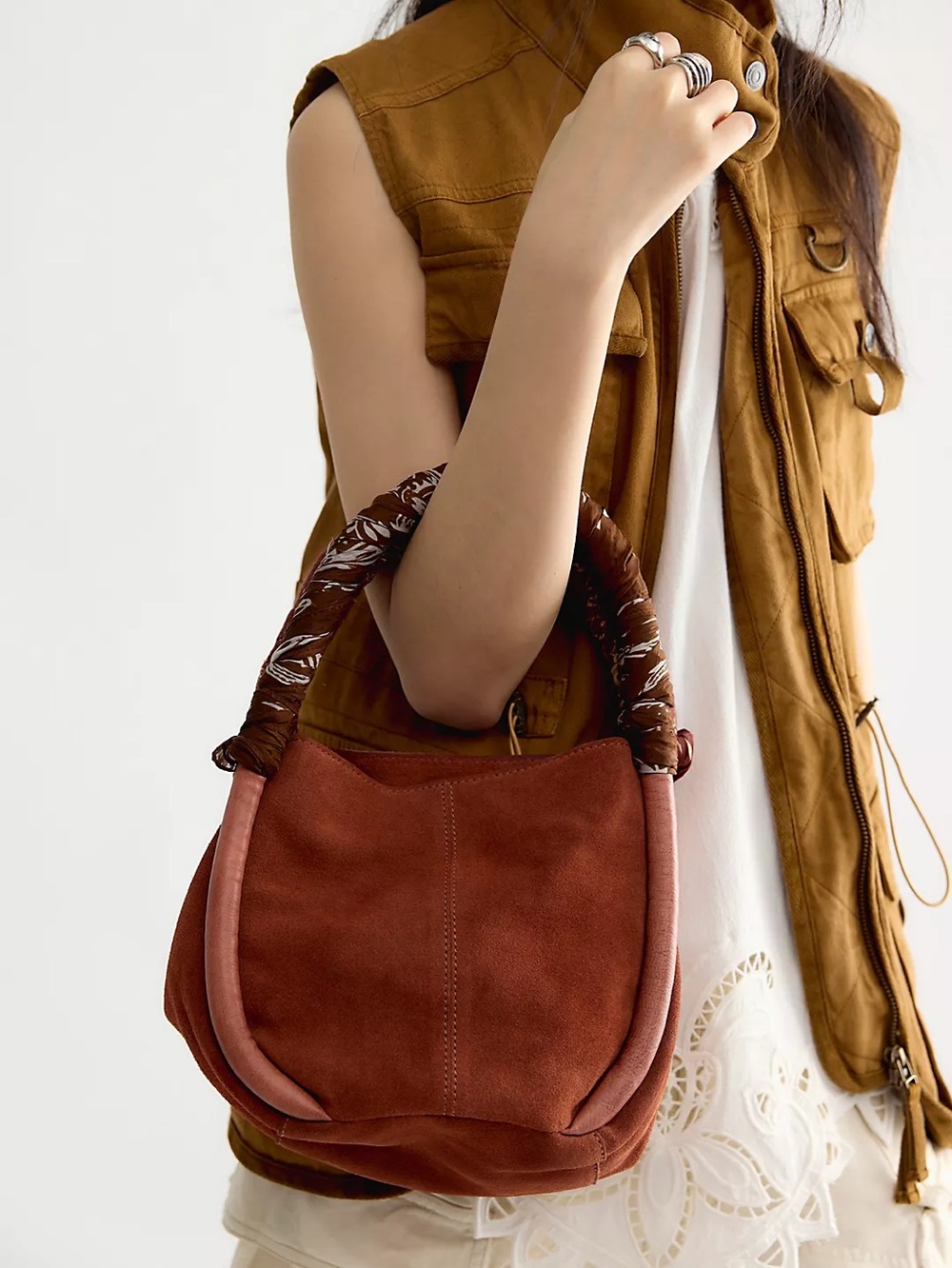 NWT FREE PEOPLE Barlow Suede Bucket Bag | Rust MSRP $78 CURRENT - Picture 2 of 8
